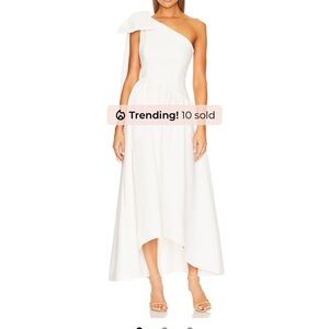 Elliatt Ivory High-Low Midi Skirt